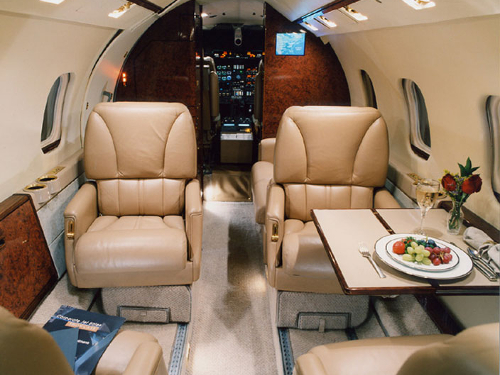 Lear-55-int.jpg